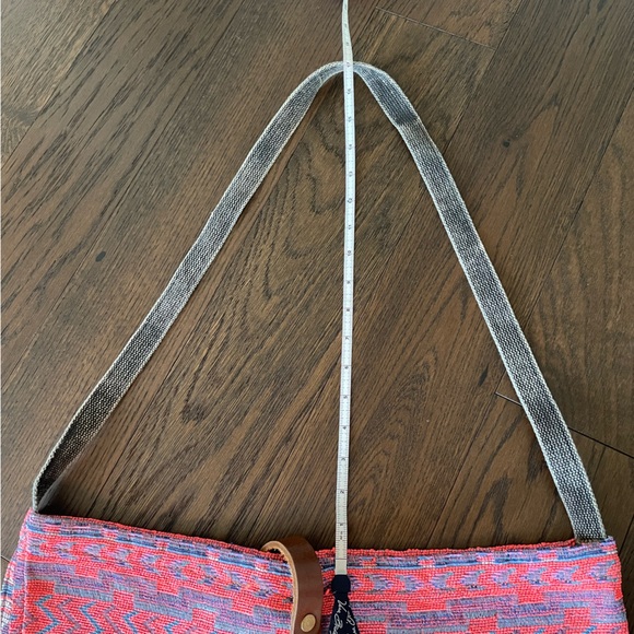 The Same Direction (TSD Brand) Crossbody Aztec Bag - Picture 7 of 9